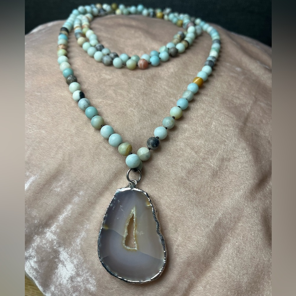 ✨SALE✨ Turquoise beaded wrap around necklace with stone pendant